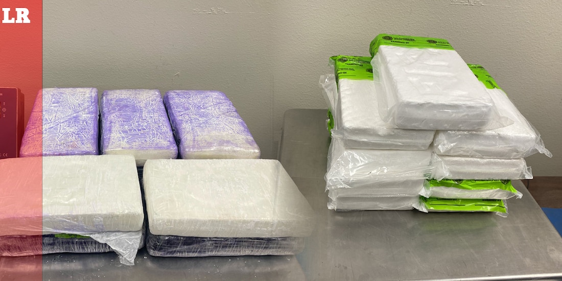 Paquetes de cocaína se encontraban ocultos en automóviles que pretendían ingresar a Estados Unidos desde México.