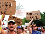 La gestión de Markwayne Mullin se ha visto empañada por varios tiroteos mortales de inmigrantes
en encuentros con agentes del ICE.