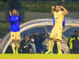 Henry Martín celebra su gol ante Cruz Azul en la victoria de 7-0 del América.