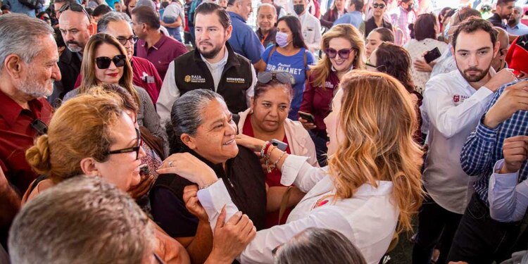 “'Con el Corazón por Delante' trabajamos en apoyar a las familias que más lo necesitan", dijo la mandataria estatal.