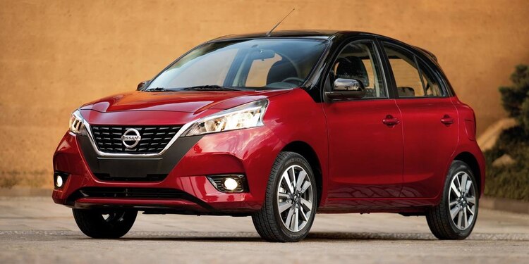 Orgullosamente producido en México, Nissan March en su año modelo 2021, está disponible en tres grados y seis versiones: Sense (TM/TA), Advance (TM/TA) y Exclusive (TM/TA).