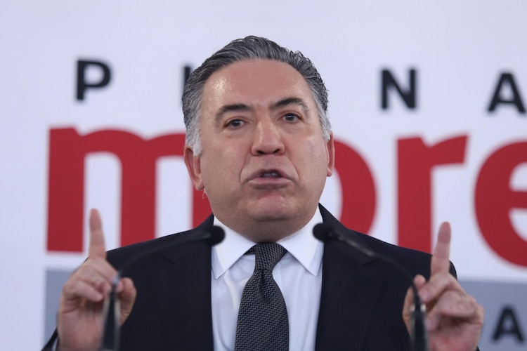 El senador Enrique Inzunza Cázarez en su regreso al Senado, el 31 de agosto de 2026.