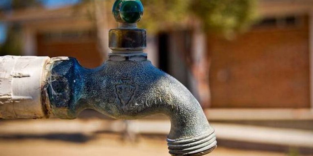 Suministro de agua.