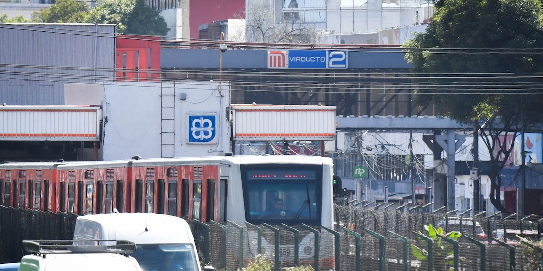 Un tren de la Línea 2 del Metro de la Ciudad de México, en una fotografía ilustrativa.