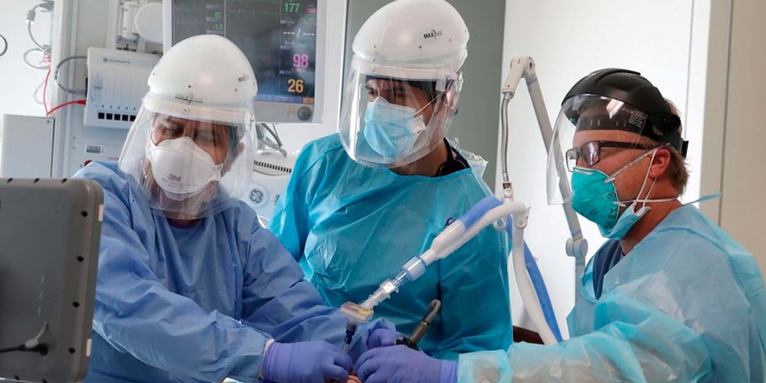 Las personas hospitalizadas con segunda dosis son personas que normalmente tienen problemas bastante graves de salud