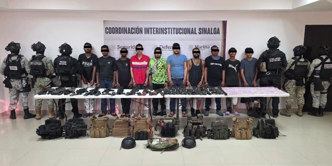 Fuerzas federales detuvieron a 10 presuntos integrantes del Cártel de Sinaloa.