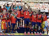 LA ROJA levanta la Copa del Mundo, ayer