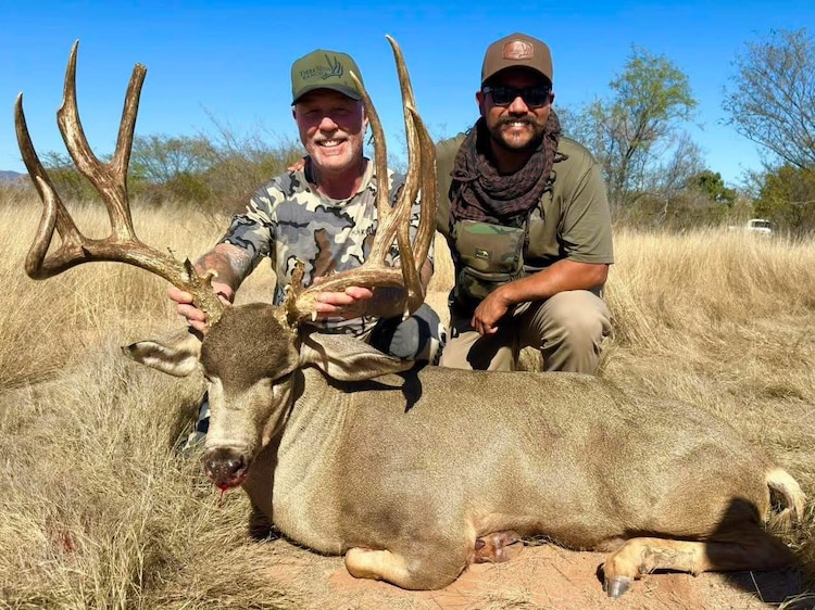 James Hetfield vino a cazar a Sonora