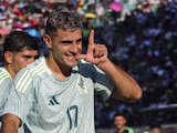 Germán Berterame festeja el gol con el que México superó a Bolivia 1-0 en Santa Cruz de la Sierra.