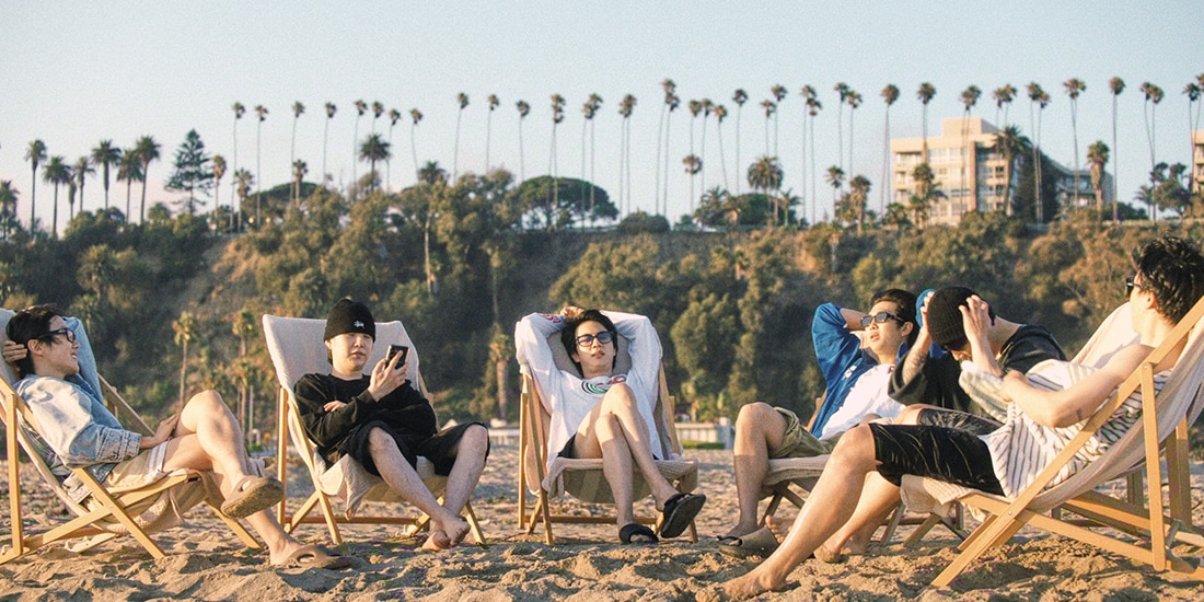 De izq. a der. j-hope, Suga, Jin, RM, Jung Kook y Jimin, en una escena del documental BTS: The Return.