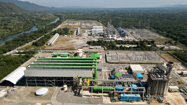 El pasado martes, el Presidente López Obrador encabezó en Tamazunchale, San Luis Potosí, la puesta en operación de 13 centrales de energía eléctrica, adquiridas a Iberdrola.