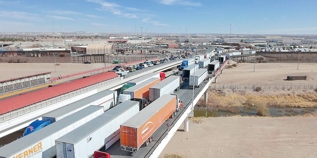 CAMIONES BUSCAN cruzar la frontera con Estados Unidos en Ciudad Juárez