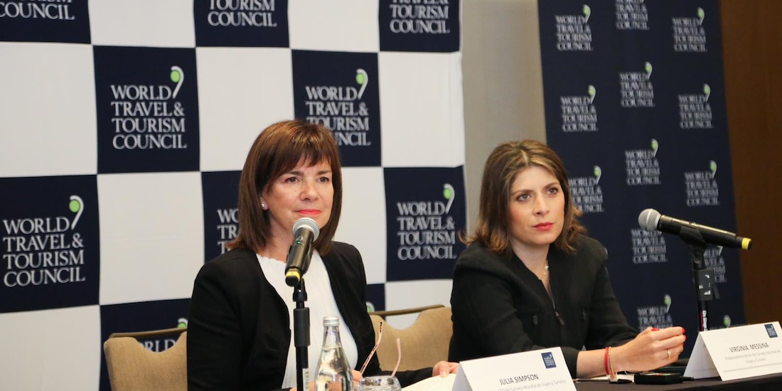 Julia Simpson (izq.) y Virginia Messinas, ayer en conferencia.