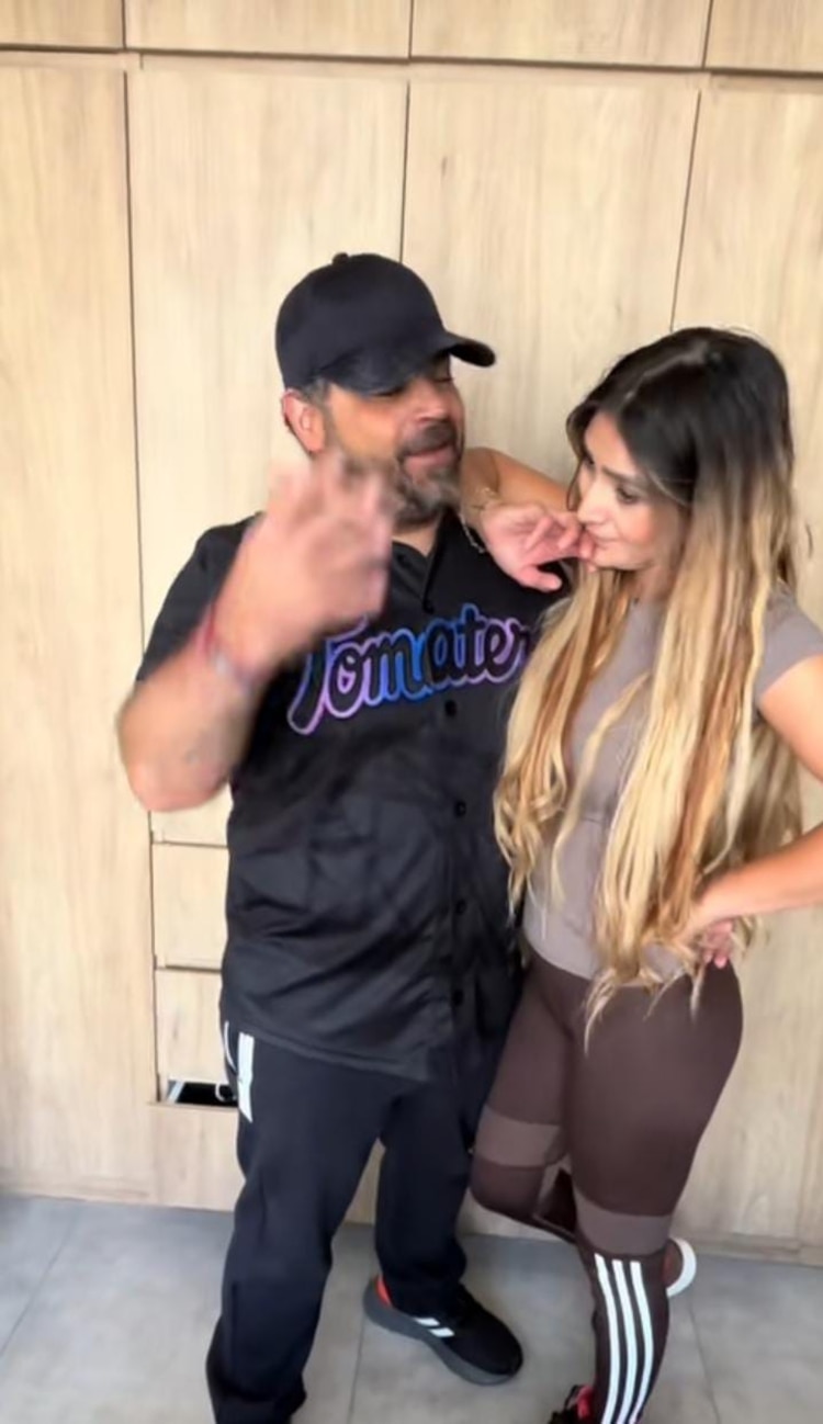 Ella es la esposa de Camilo Ochoa