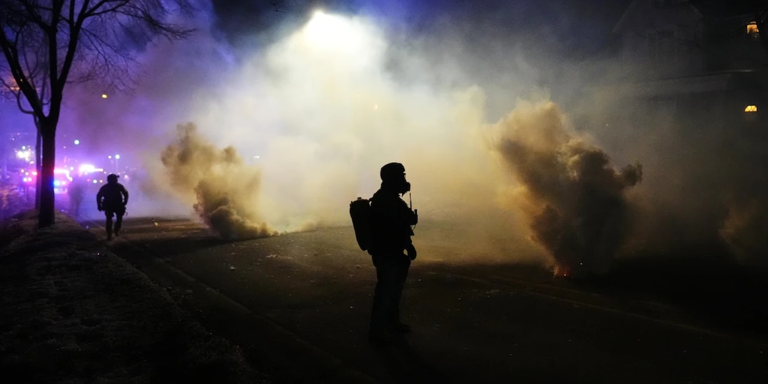 Reportan a un hombre herido durante operación migratoria en Minneapolis.