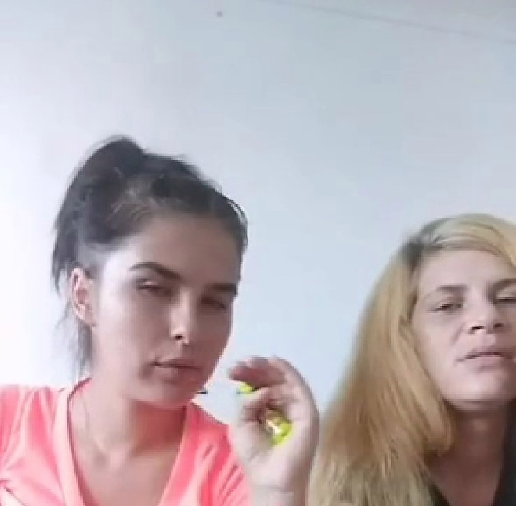 La madre y su amiga hablaron para un programa, y dan versiones diferentes