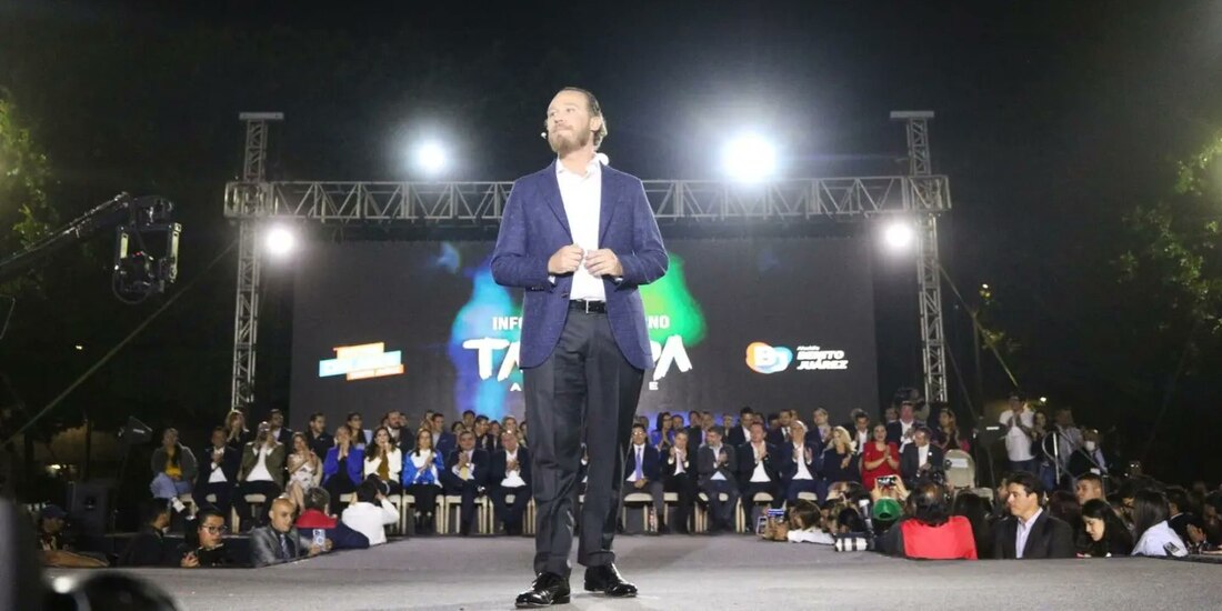 "Necesitamos volver a ver a la CDMX trabajando y unida: Santiago Taboada; rinde primer informe de Gobierno.