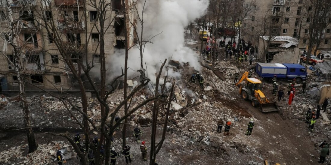 Ruinas de un edificio en Járkov, Ucrania, después de un ataque ruso.