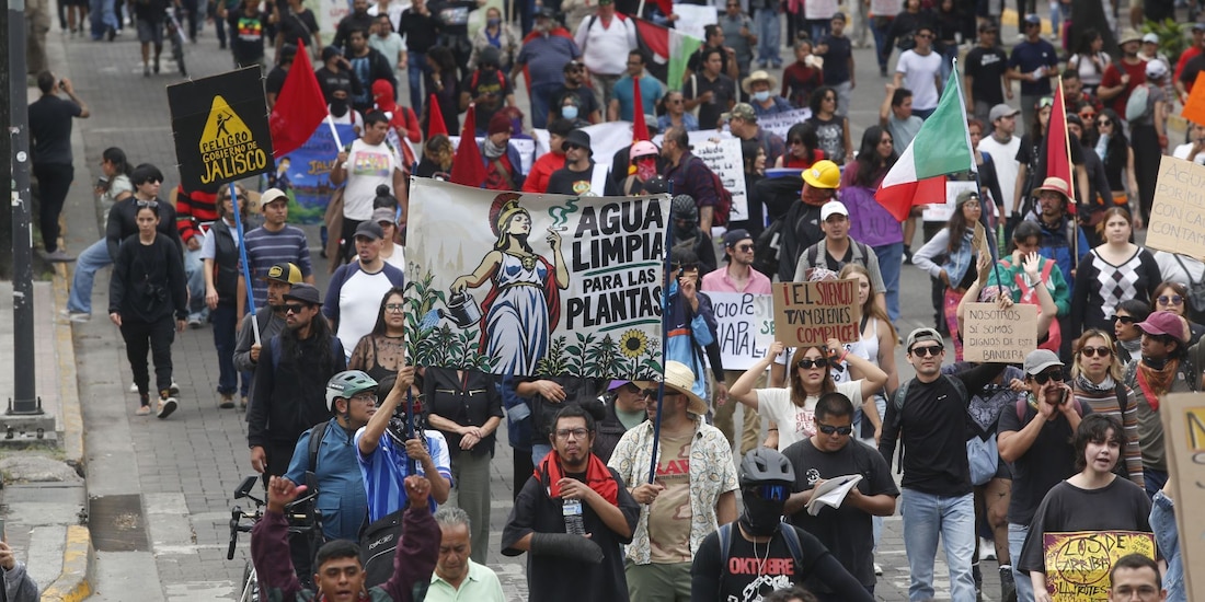 Segunda protesta por el agua contaminada en Guadalajara, Jalisco, el 18 de octubre de 2026.