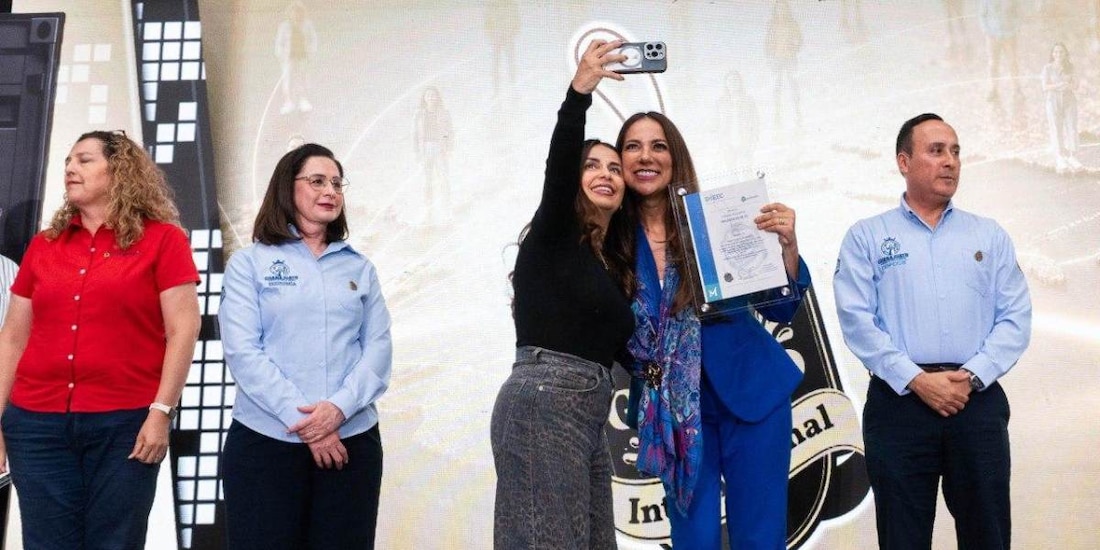 La gobernadora Libia Dennise García Muñoz Ledo encabezó el lanzamiento del nuevo distintivo para empresas exportadoras en León.