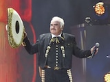 Vicente Fernández se somete a traqueotomía para poder respirar