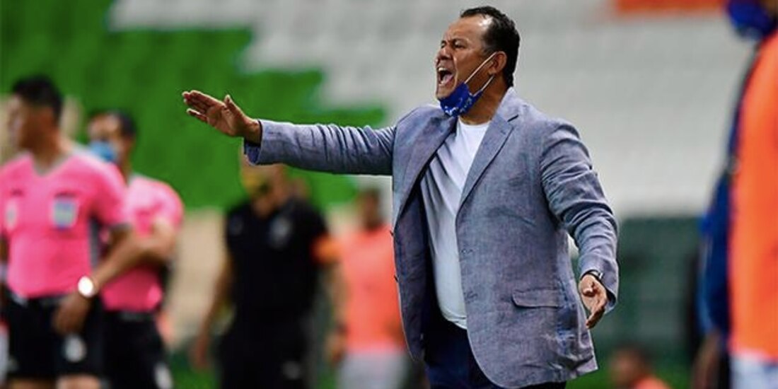 Juan Reynoso hizo campeón al Cruz Azul después de 23 años.