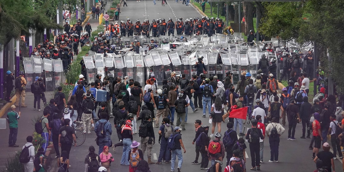 Se registraron enfrentamientos afuera del Estadio Ciudad de México, tras inauguración del Mundial.