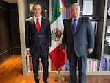 El Gobernador Alejandro Murat y el titular de Sectur, Miguel Torruco, ayer.