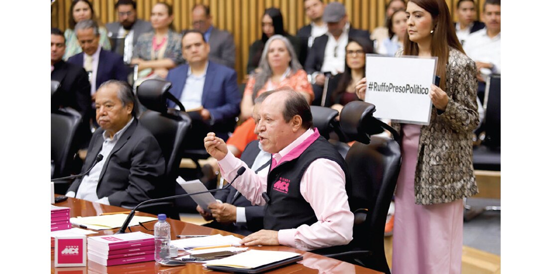 EL EXCONSEJERO electoral, ayer,
en representación de Somos MX.