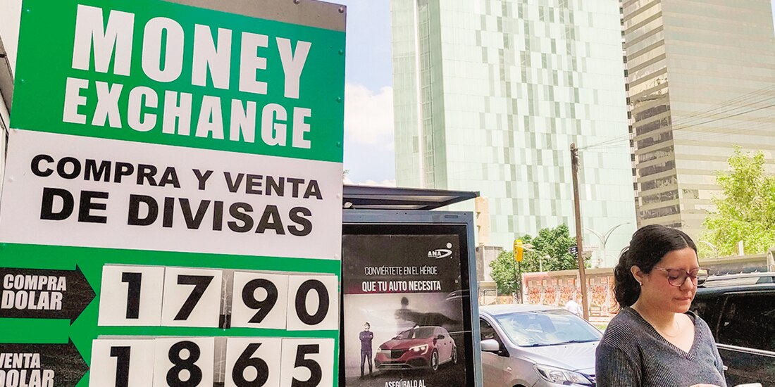 Precio del dólar en bancos y casas de cambio de la CDMX, en imagen de archivo.