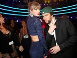 Bad Bunny y Taylor Swift juntos en los premios Grammy 2023
