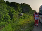 Un menor falleció y 22 personas resultaron heridas por el accidente en la carretera de Quintana Roo.