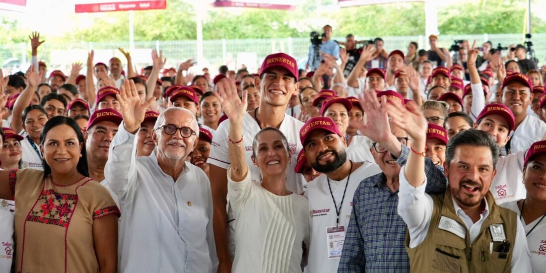 La presidenta Claudia Sheinbaum, con los titulares de Salud, Bienestar, IMSS y el gobernador, en el arranque del programa Salud Casa por Casa en Nayarit, ayer.