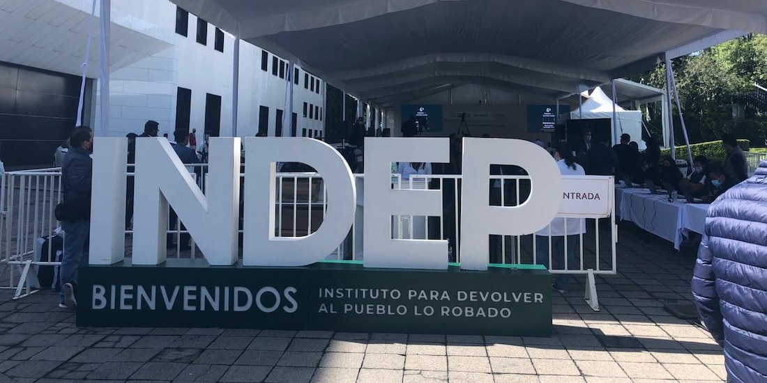 Subasta en Los Pinos.