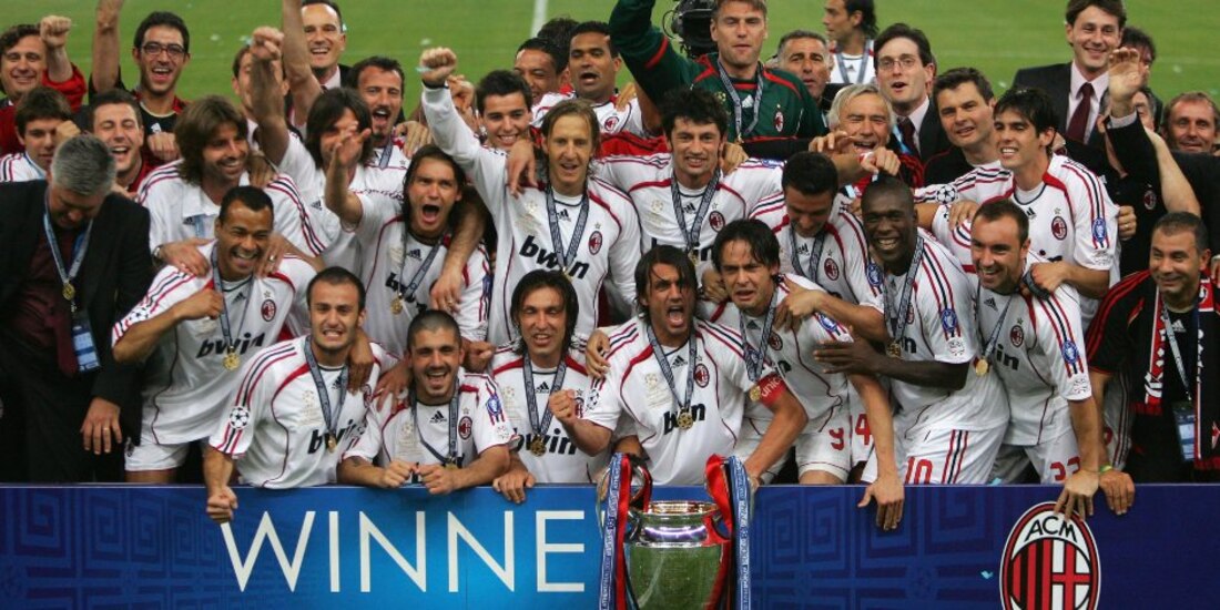 Milan festeja su último título de Champion en 2007.