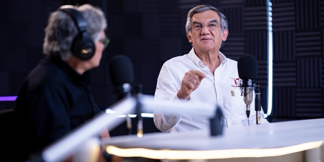 El gobernador de Tamaulipas, Américo Villarreal Anaya, durante el programa "Diálogos con Américo".
