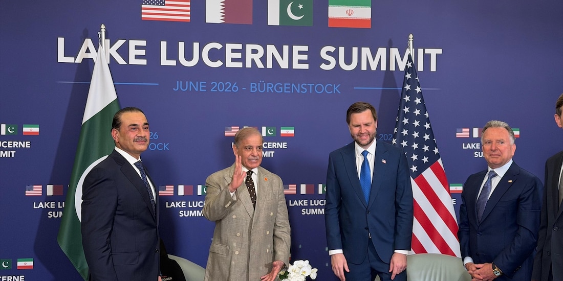 El vicepresidente de EEUU, JD Vance, el primer ministro de Pakistán, Shehbaz Sharif y el jefe del Estado Mayor del Ejército paquistaní, Asim Munir, comienzan la Cumbre de Lucerna.