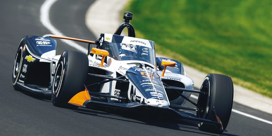 El monoplaza del mexicano Pato O’Ward, en el Indianapolis Motor Speedway, ayer, en la carrera.