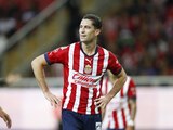 Santiago Ormeño lamenta su falla durante el clásico tapatío entre Chivas y Atlas en el Estadio Akron.
