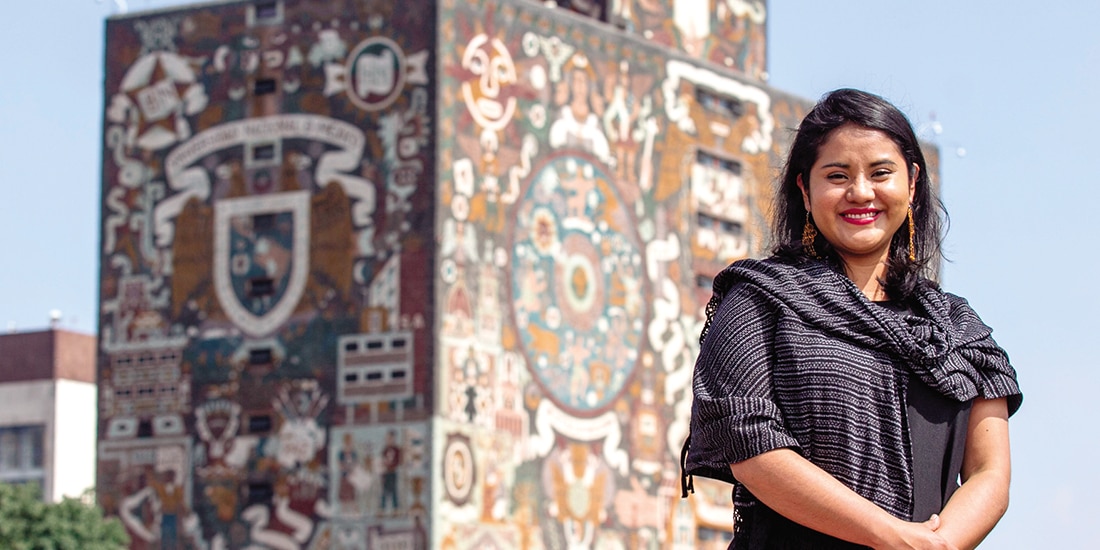 La nueva titular de la DGME, la poeta mixteca Nadia López, en imagen de archivo.