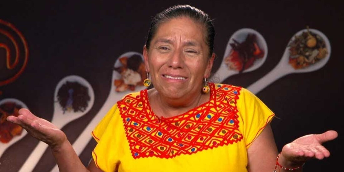 ¿Cuáles son los motivos por los que Doña Clarita debe abandonar el sueño de su restaurante?