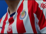 Chivas lanza su nueva jersey de local para el Apertura 2024