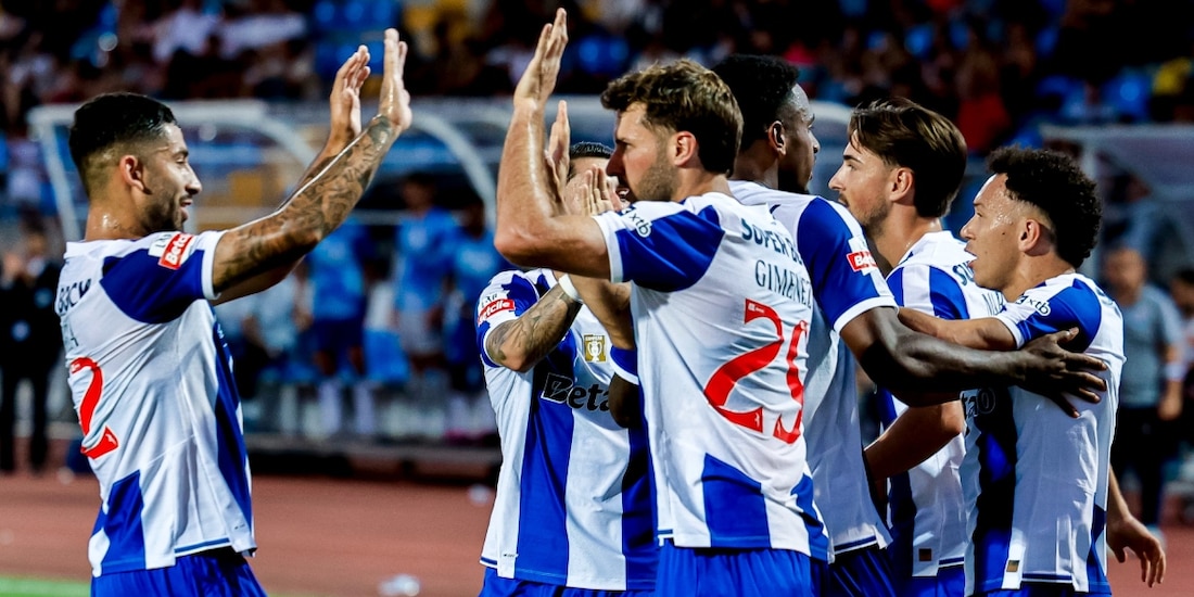 Santiago Giménez se estrena como goleador del Porto