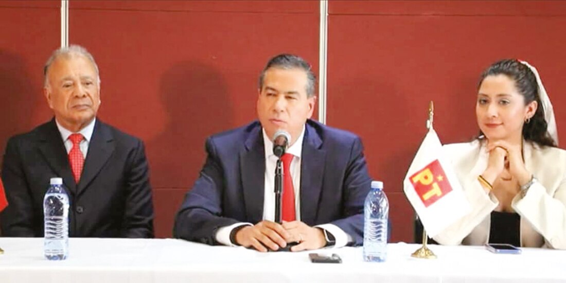 De izq. a der: El dirigente nacional del PT, Alberto Anaya, y Ricardo Mejía.