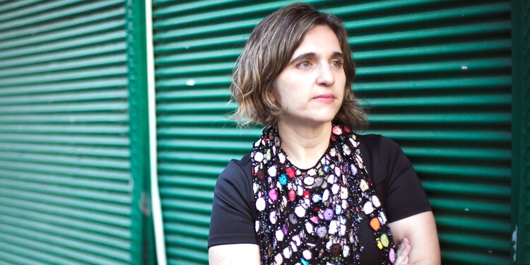 Denise León aporta poesía argentina.