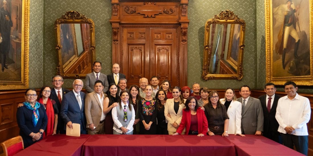 Sheinbaum se reúne con gobernadores de la 4T para revisar avances del IMSS Bienestar.