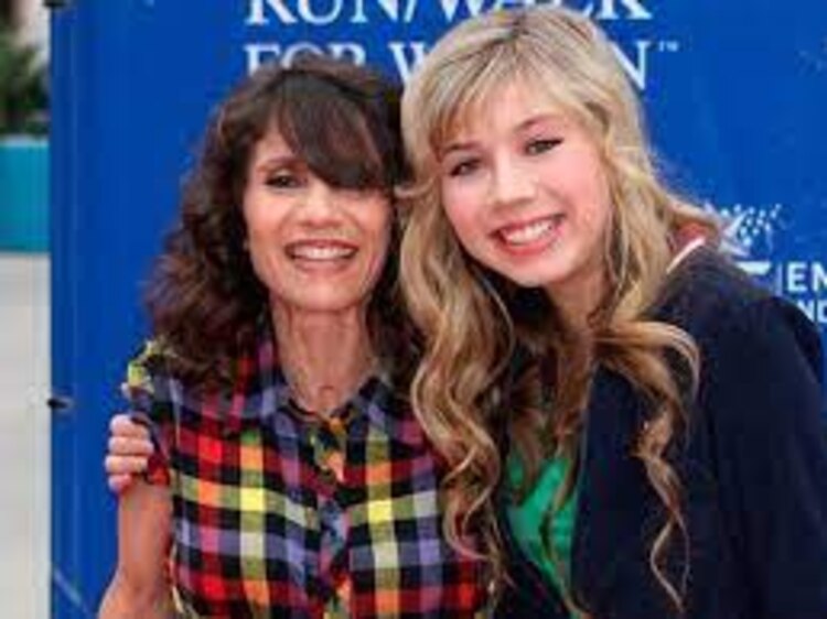 Jennette McCurdy: el logro de una identidad a partir de la muerte de su madre