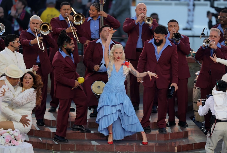 Lady Gaga en el show de medio tiempo de Bas Bunny