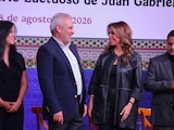 El Gobernador de Michoacán y la Directora de Lotenal.