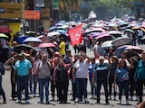 Integrantes de la CNTE, en un plantón instalado en la avenida Reforma.